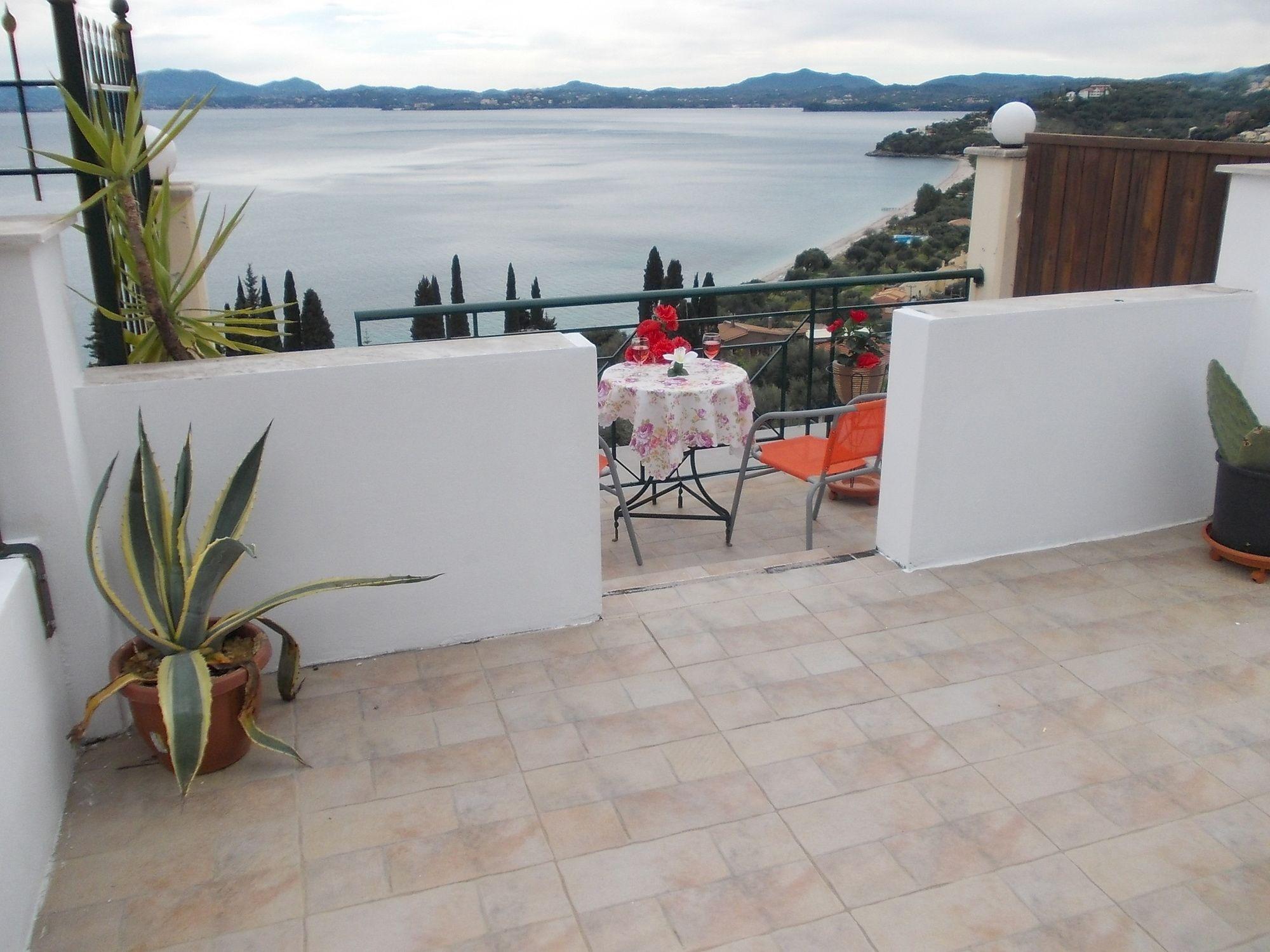 Sarakinos Apartments Barbati Extérieur photo