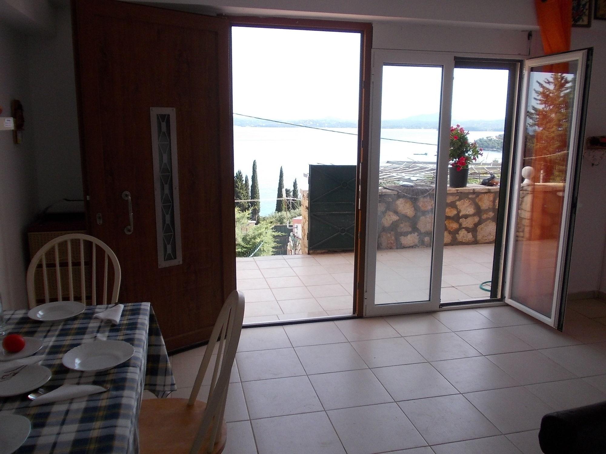 Sarakinos Apartments Barbati Extérieur photo