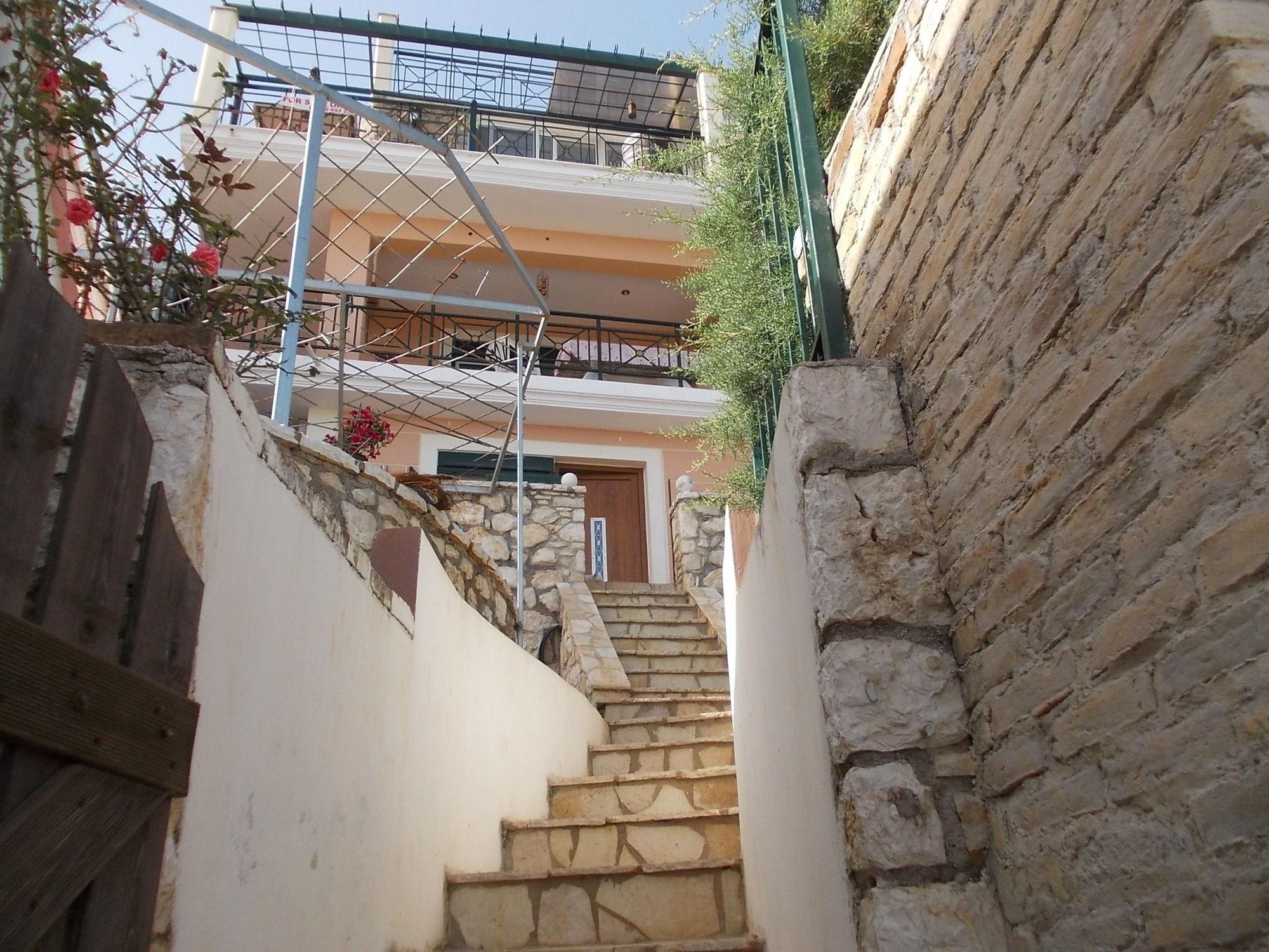 Sarakinos Apartments Barbati Extérieur photo