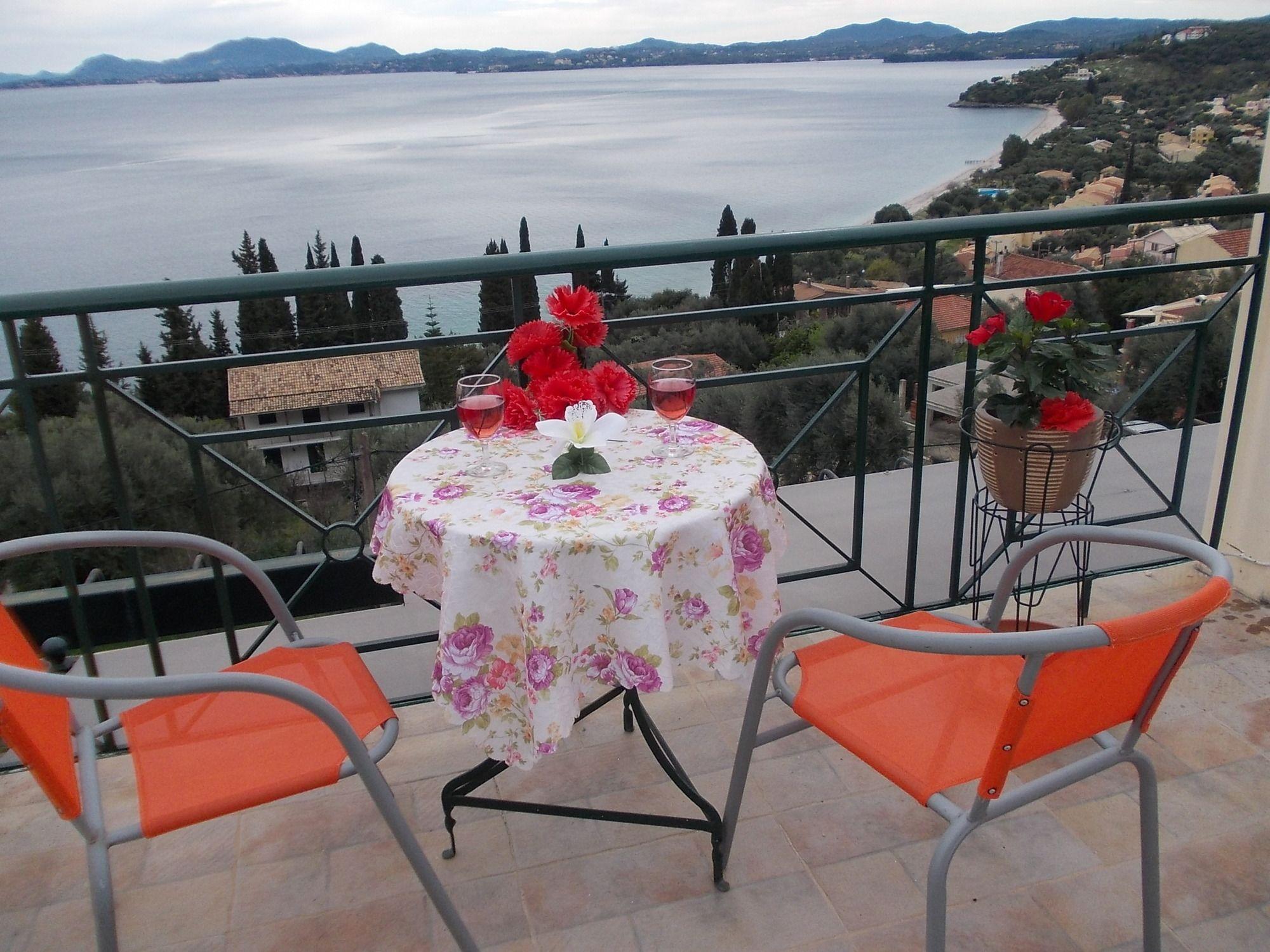 Sarakinos Apartments Barbati Extérieur photo