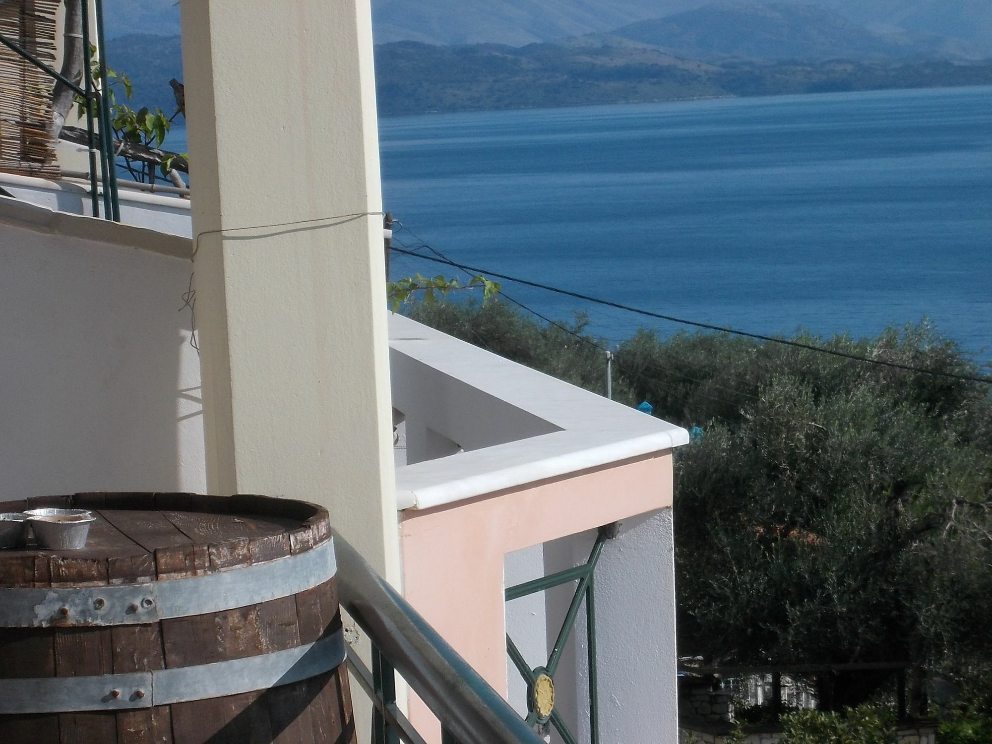 Sarakinos Apartments Barbati Extérieur photo