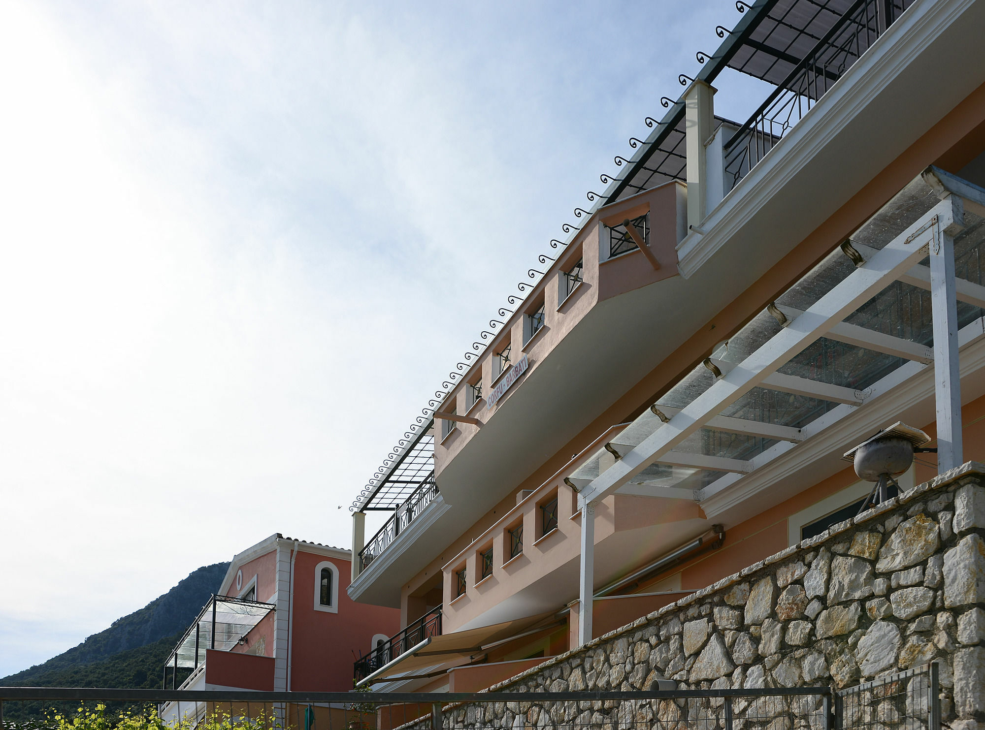 Sarakinos Apartments Barbati Extérieur photo