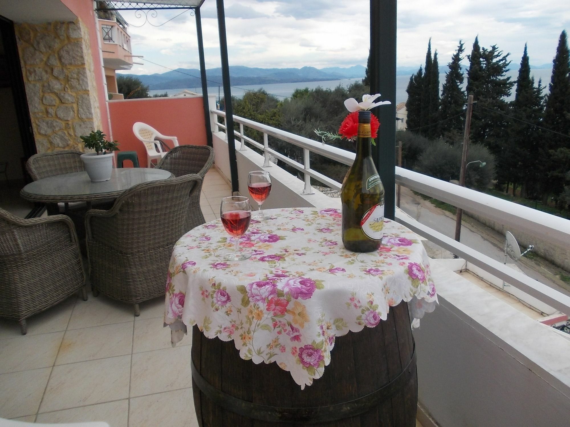 Sarakinos Apartments Barbati Extérieur photo